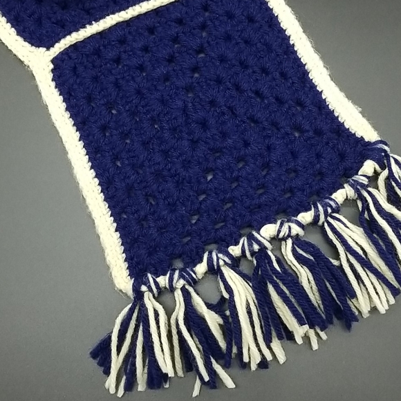 2 Vintage Handmade Crocheted Scarves with Tassels - Picture 12 of 14